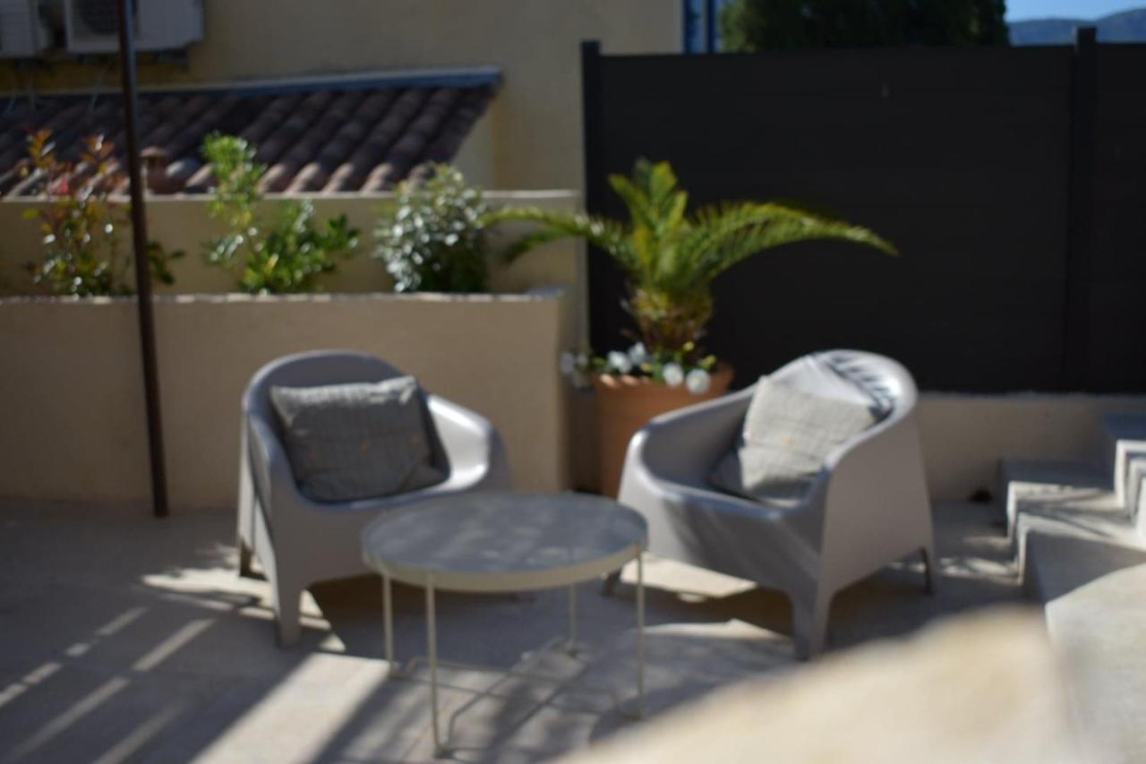 La Maison Bourgeoise - Adults Only Hotel Pourrieres Ngoại thất bức ảnh